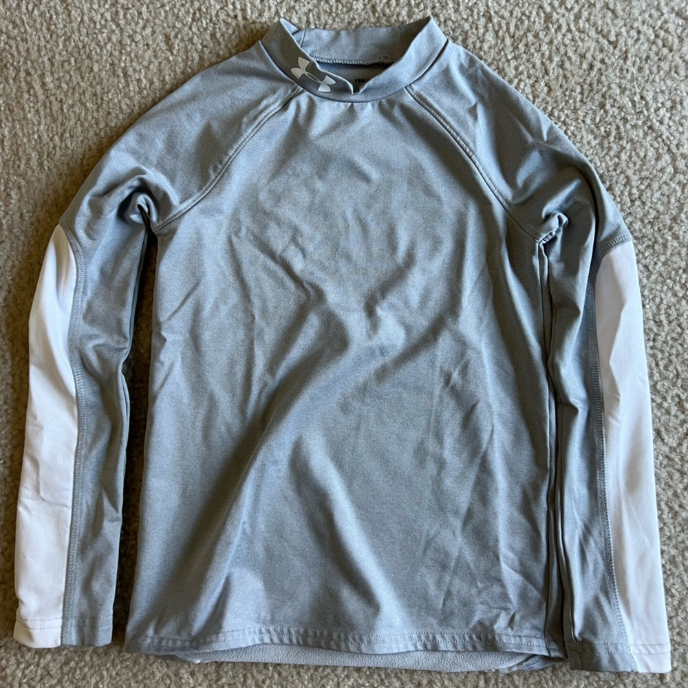 Under Armour Long Sleeve Top Cold Gear. Youth Small, Mock neck